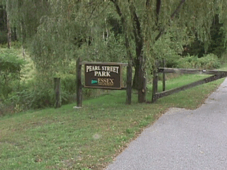 Pearl Street Park Sign